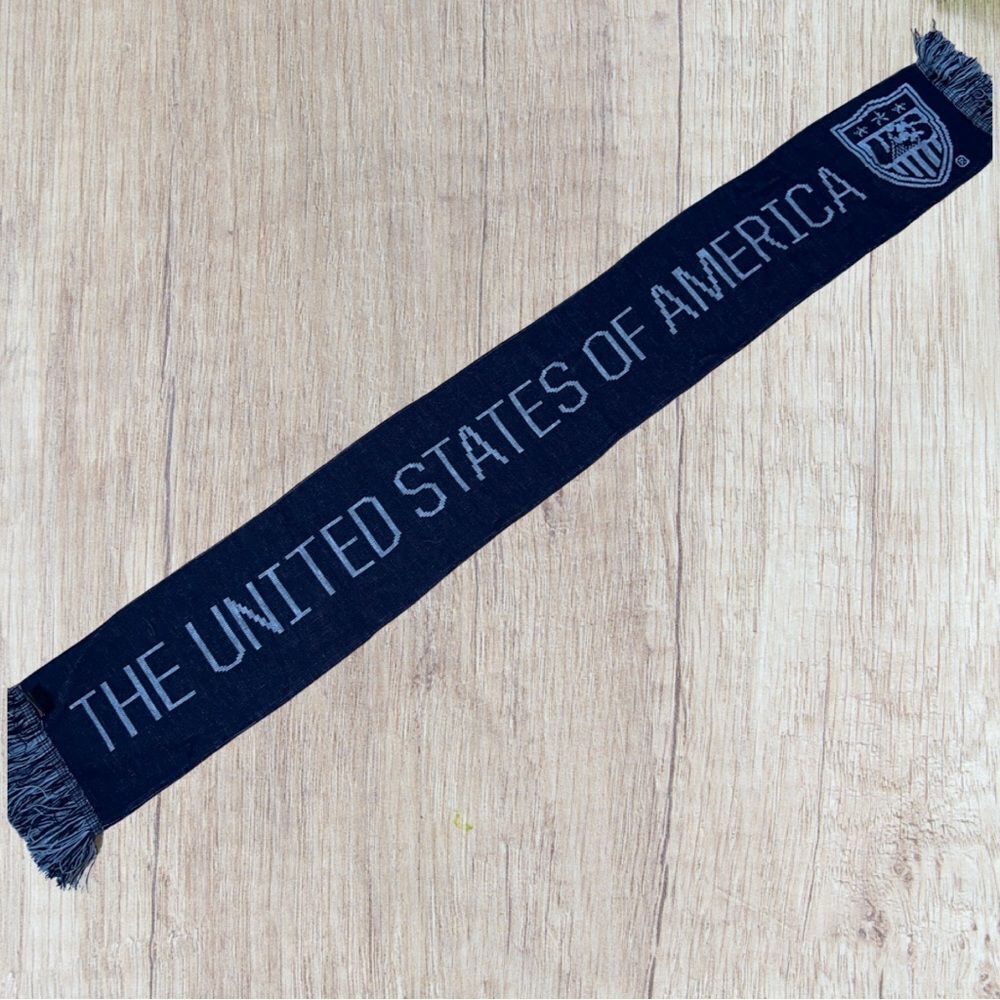 Ruffneck Scarves The United States of America Stars with Tassel Ends Scarf